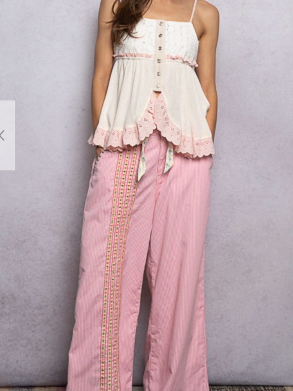 ๐ POL โ Kristen โ Square-neck sleeveless rib top With Eyelet Detail 65 - Picture 4 of 4